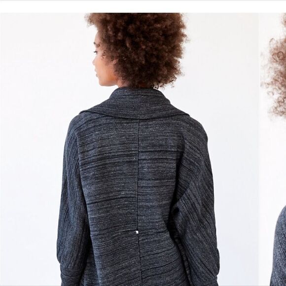 Aritzia Wilfred Diderot cocoon cardigan sweater dark grey Sz XS - Picture 2 of 9